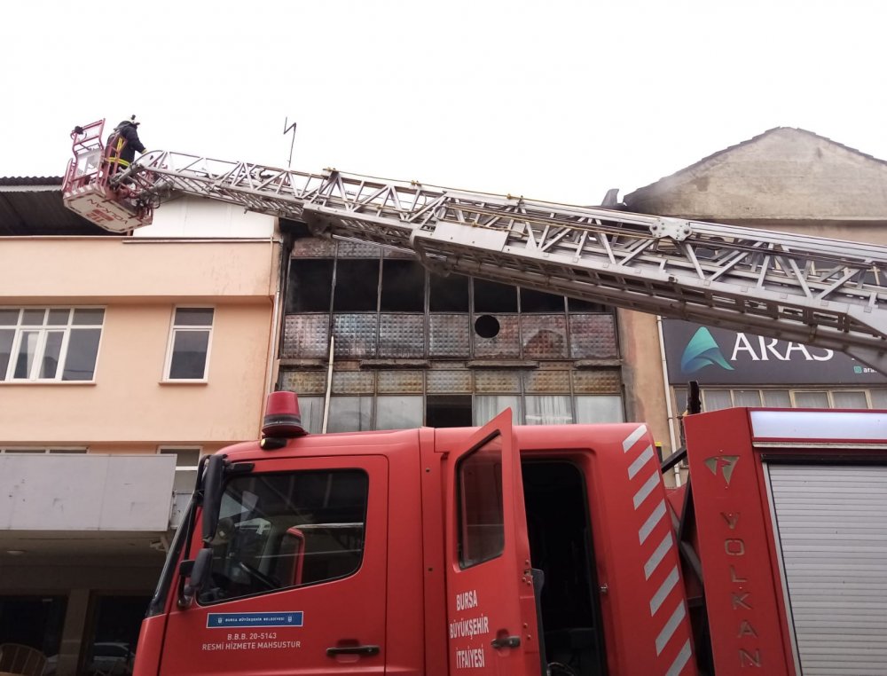 Koltuk atölyesi alev alev yandı