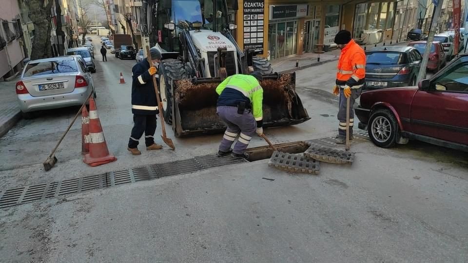 Mazgallarda temizlik çalışması yapıldı