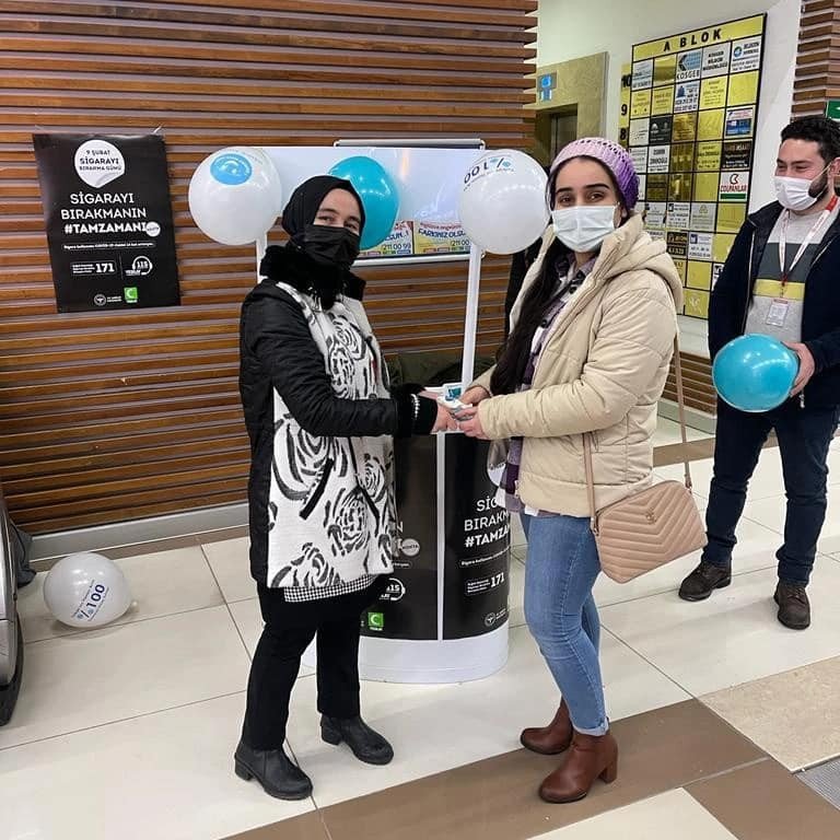 İl Sağlık Müdürlüğü personelleri Sigara Bırakma Günü’nde sahaya indi