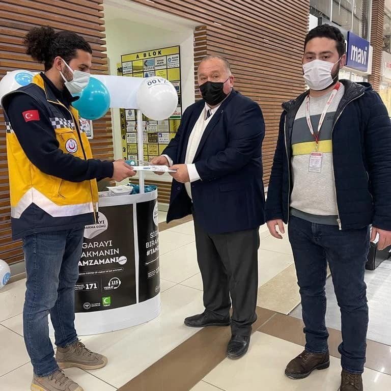 İl Sağlık Müdürlüğü personelleri Sigara Bırakma Günü’nde sahaya indi