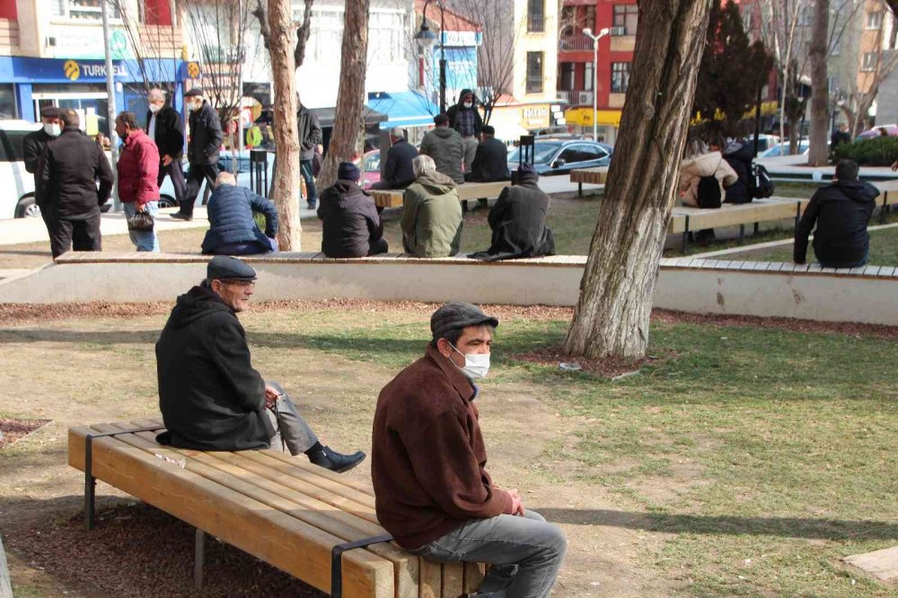 Bilecikliler güneşin tadını çıkarttı