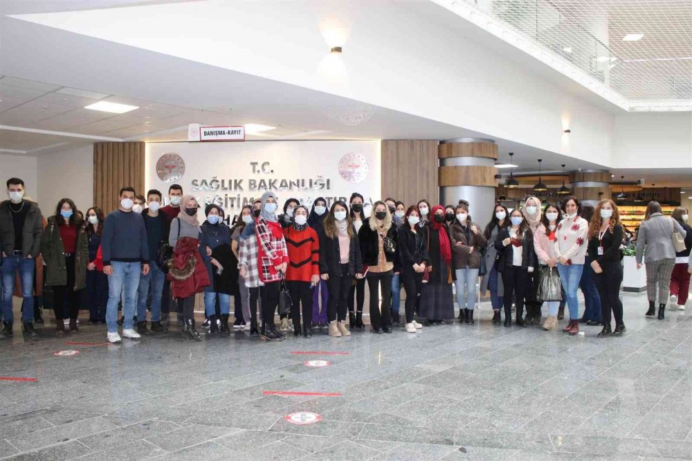 Bilecik'te yeni başlayan sağlık personeline oryantasyon eğitimi verildi