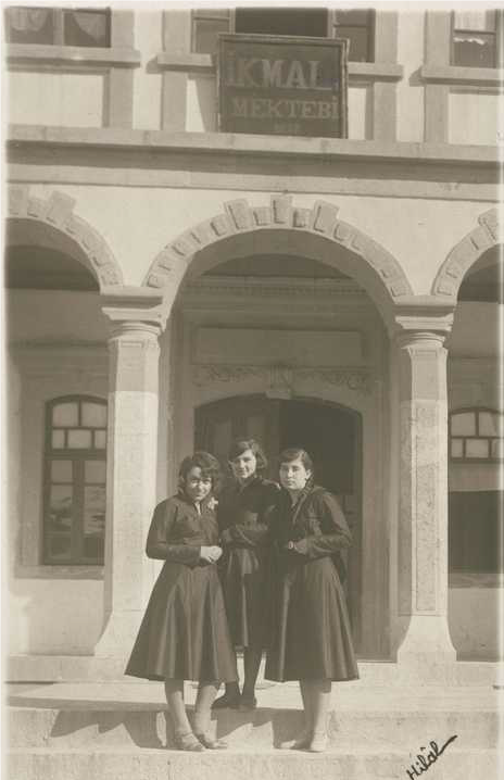 1931-yilinda-ikmal-mektebinde-bilecikli-ogrenciler.png