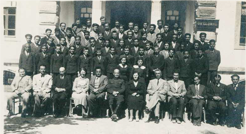 1937-1938-bilecik-ortaokulu-mezunlari-ve-hocalari.png