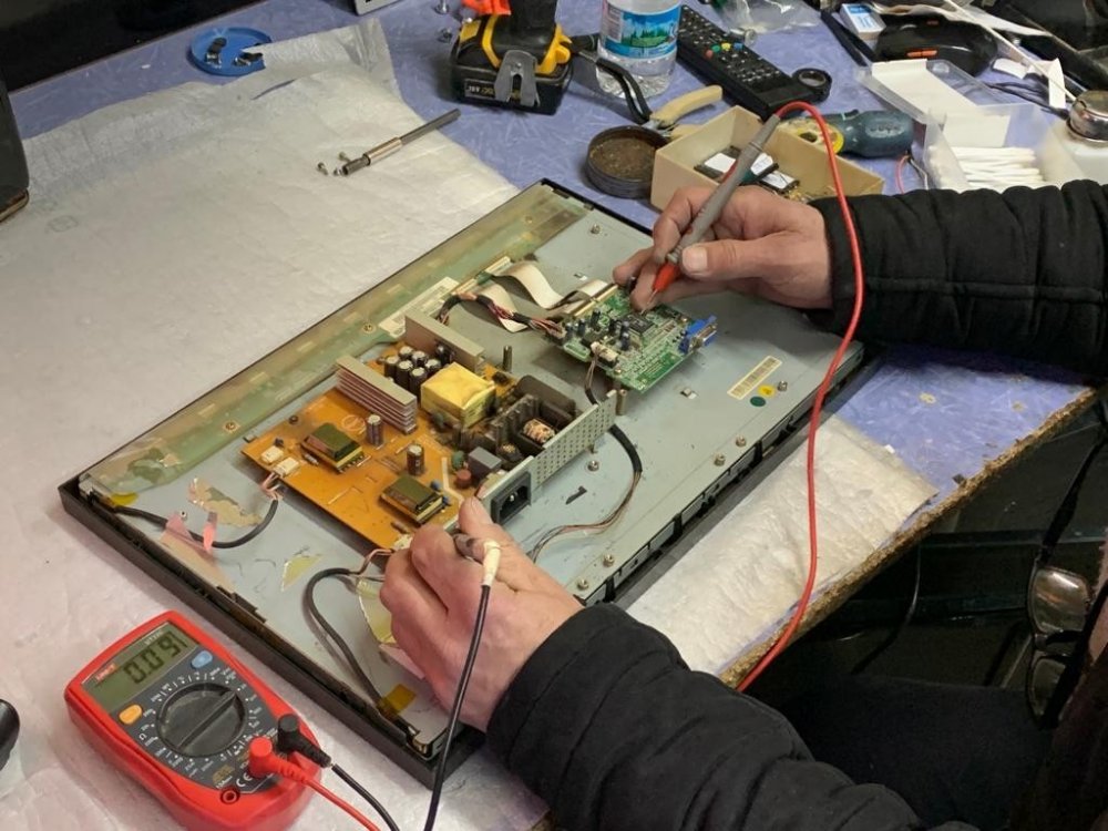 Çok uzun süre açık kalan televizyon yüklü masraf çıkarabilir