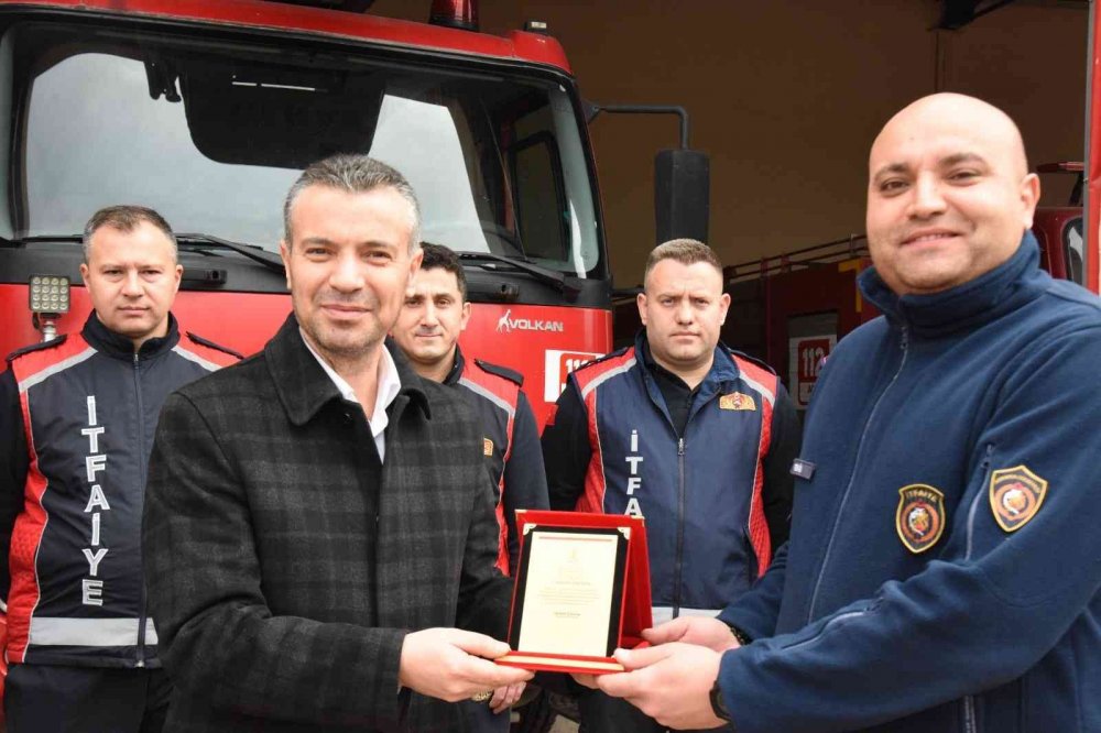 İtfaiye personeline ’Temel Yangın Eğitimi’ ve ’Trafik Kazalarına Müdahale ve Temel Kurtarma’ eğitimi verildi