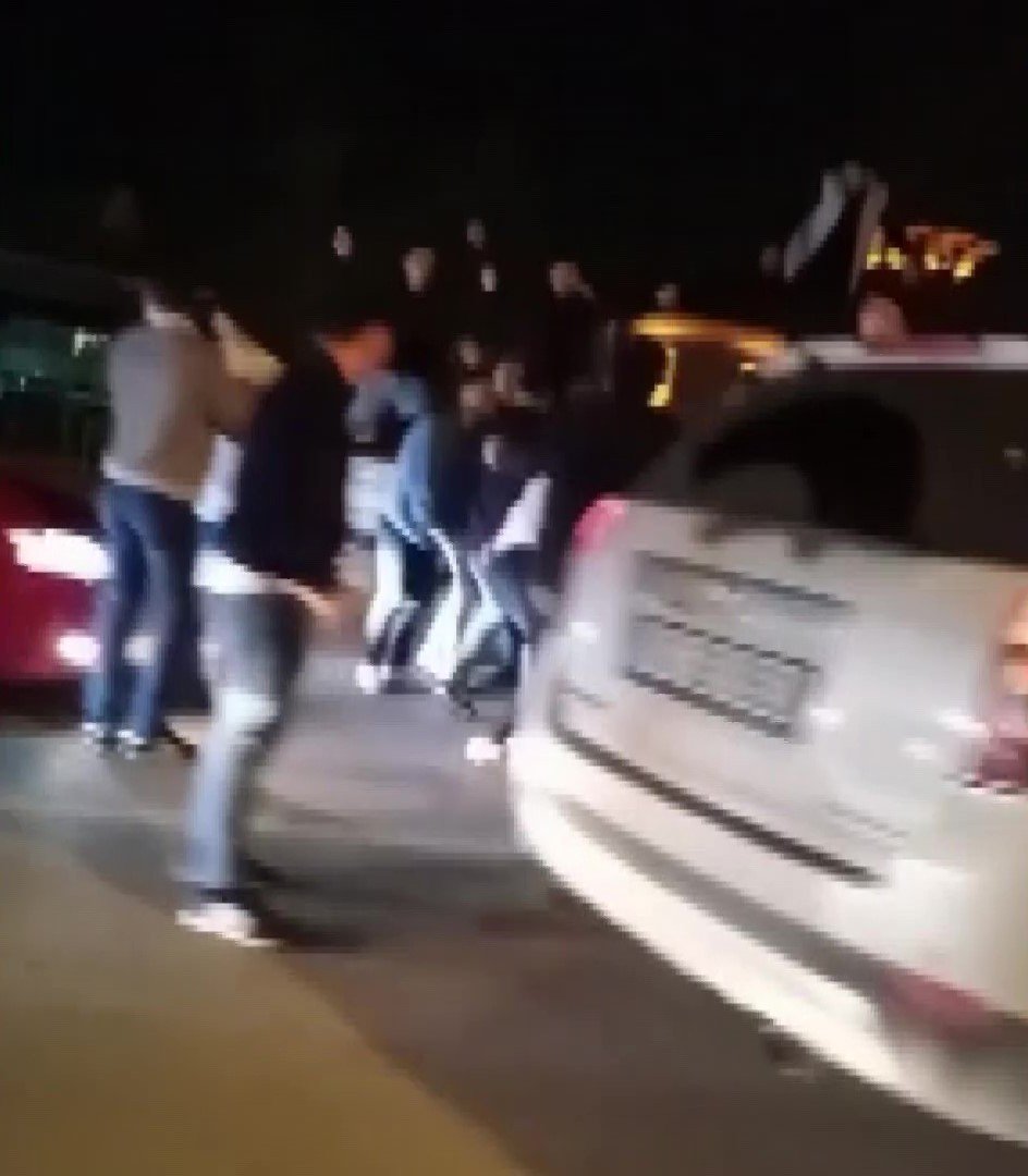 Yol kapatıp asker eğlencesi yapanlara ceza yağdı