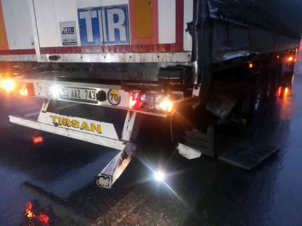 D-650 karayolunda yağış kazaları beraberinde getirdi