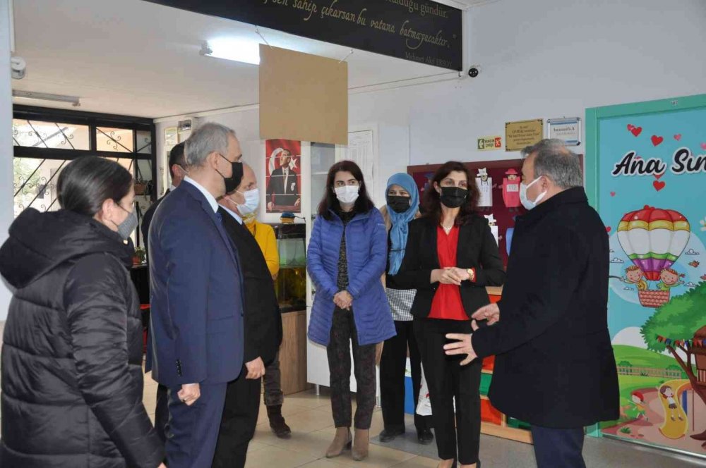 Örgü kursiyerleri minik kalpleri ısıttı