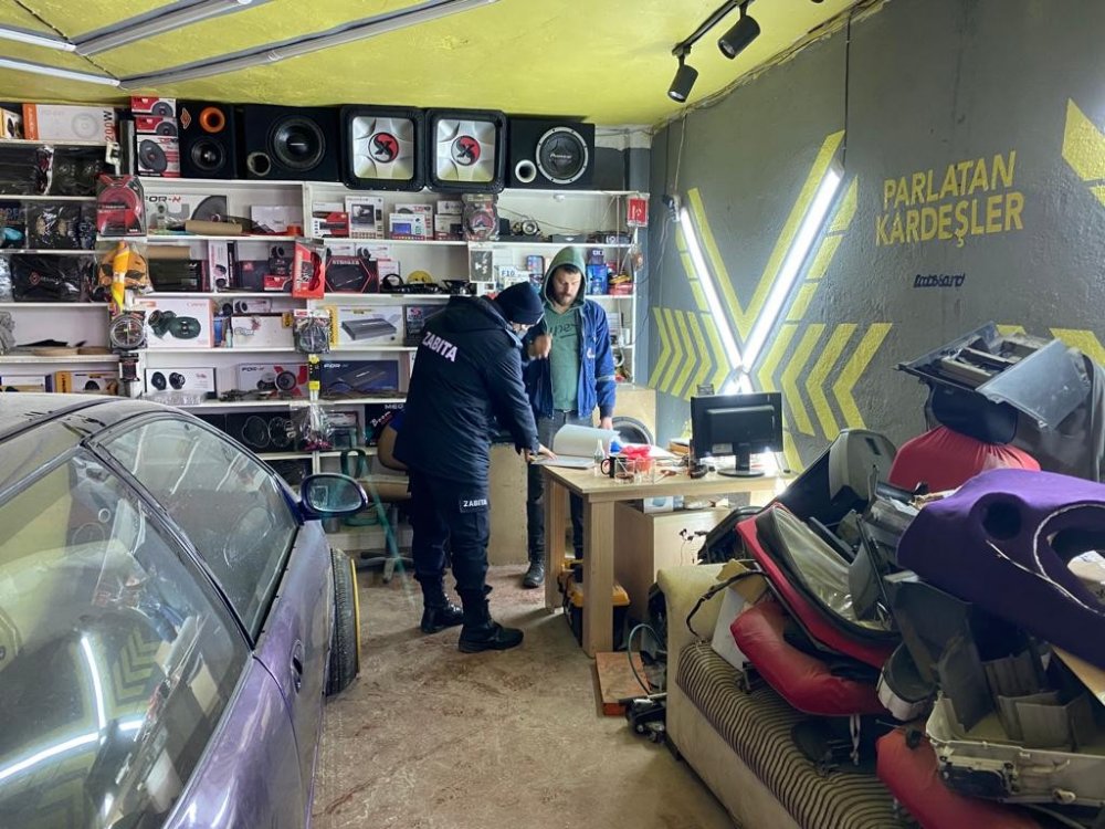 Zabıtadan işyerlerine ruhsat denetimi