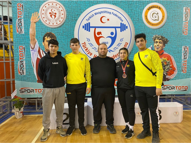 sevilay-turkiye-3-su-oldu2.jpg