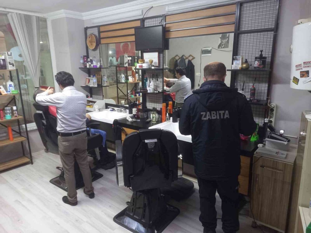 Zabıtadan berber ve kuaförlere denetim