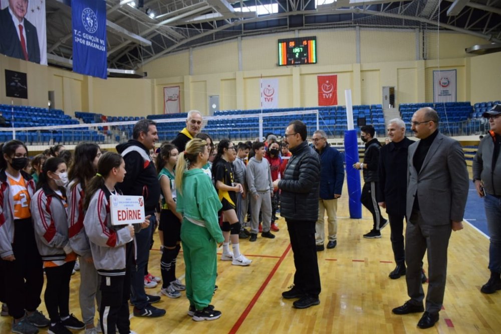 10 ilden 21 takım ve 210 sporcu katıldı