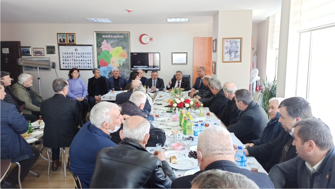 ak-parti1.jpg