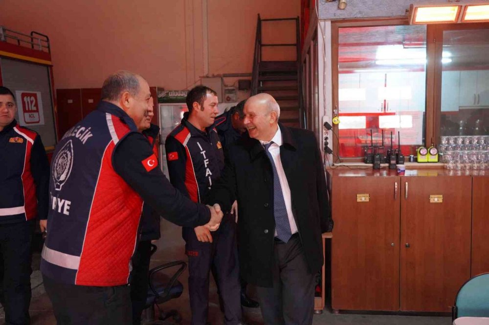 Başkan Vekili Tüfekçioğlu, İtfaiye ve Fen İşleri müdürlükleri personeliyle bir araya geldi