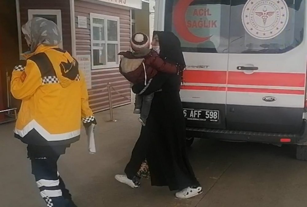 İki adet 50 kuruş yutan bebek hastanelik oldu