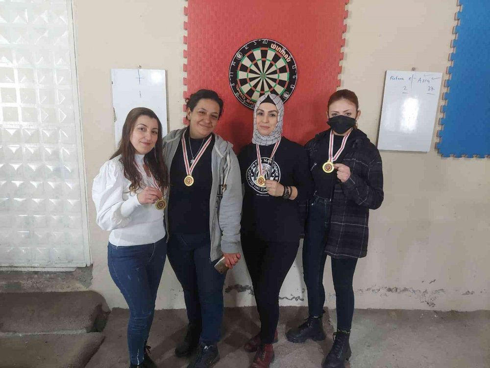 Dart turnuvası düzenlendi