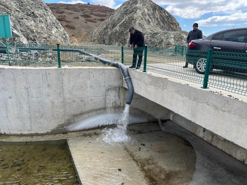 Su taşıyarak göletlerini yüzde 100 doldular