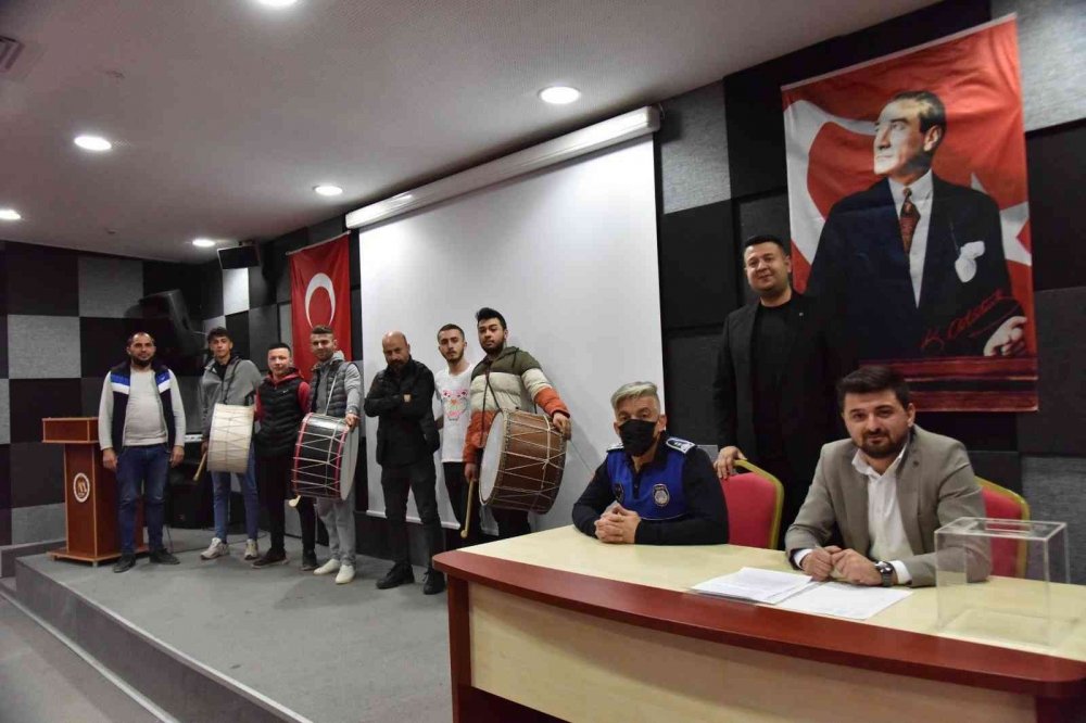 Davulcular hünerlerini sergiledi