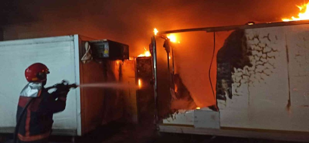 Karoserler alev alev yandı