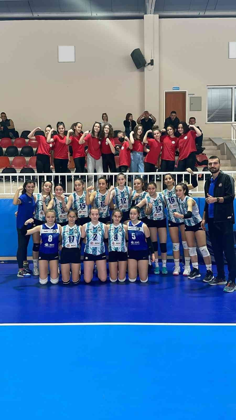 Bozüyüklü kızlar finallere yükseldi