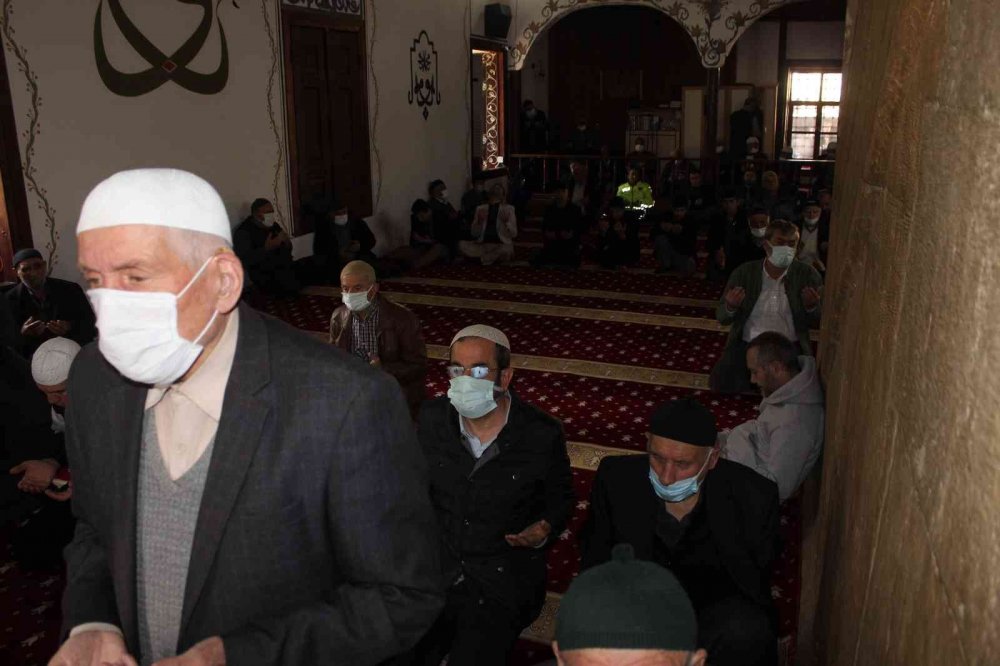 Osmaneli’nde şehit polisler için mevlit okutuldu