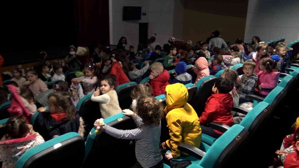 Bozüyük'te çocuk şenliği başladı