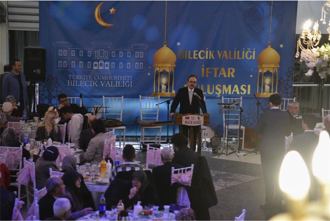 vali-kizilkayadana-nlamli-iftar3.jpg