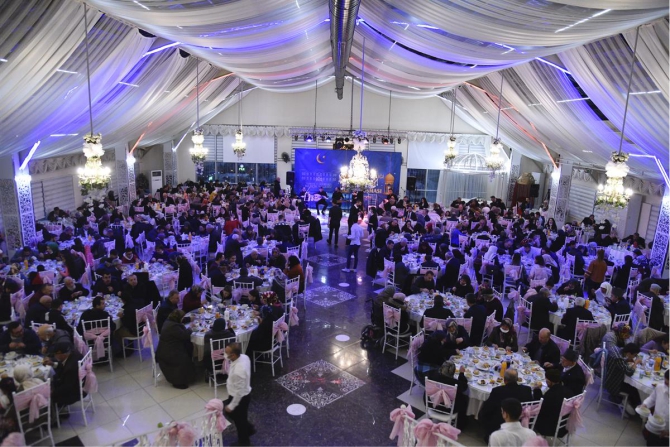 vali-kizilkayadana-nlamli-iftar4.jpg