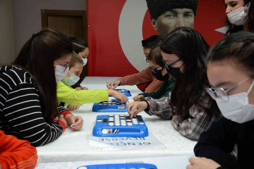 Bozüyük Akıl ve Zeka Oyunları Turnuvası’nda madalyalar sahiplerini buldu