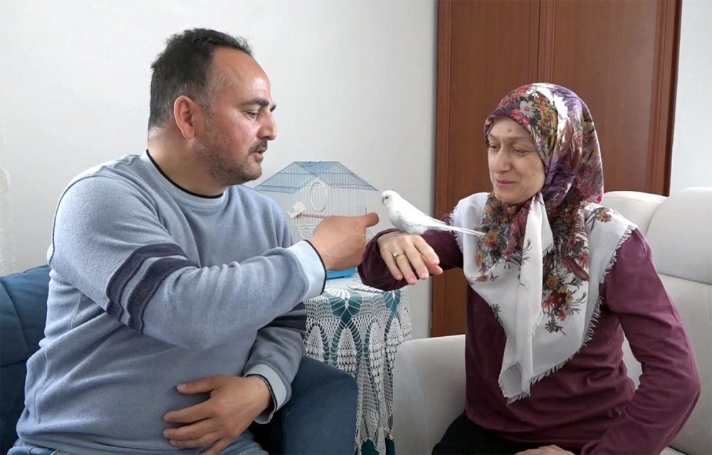 Bu kuş muhabbet etmiyor tekbir getiriyor