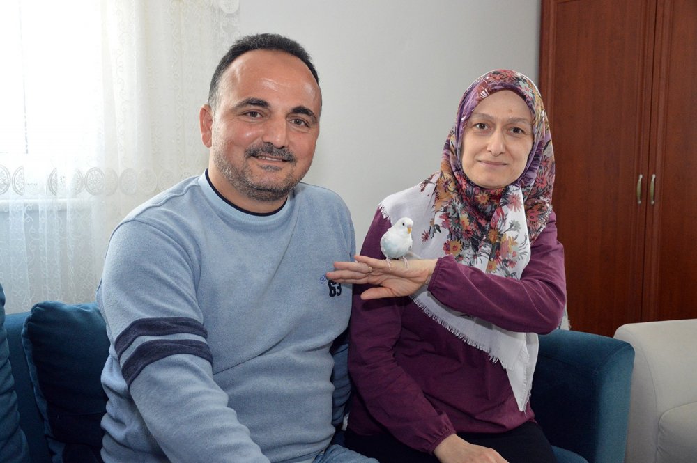 Bu kuş muhabbet etmiyor tekbir getiriyor