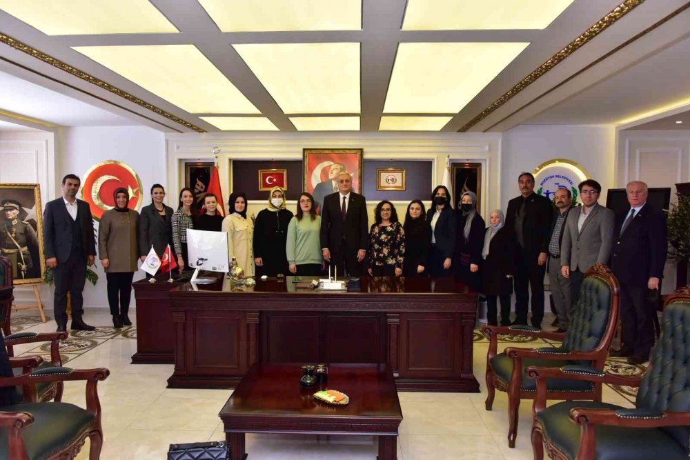 Başkan Bakkalcıoğlu’na ’Onursal Üyelik Belgesi’