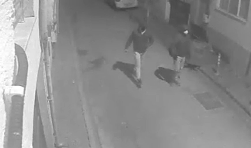 140 bin lira değerindeki 2 motosiklet apartmanın garajından çalındı