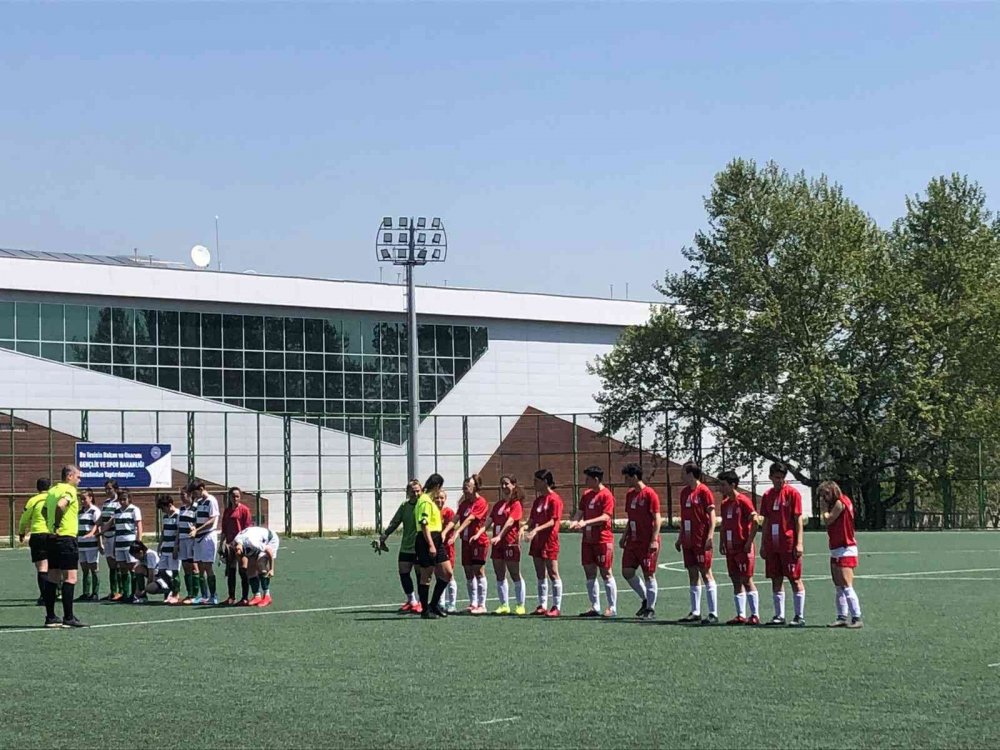 Bilecikspor Kadın Futbol Takımı gollerine devam ediyor