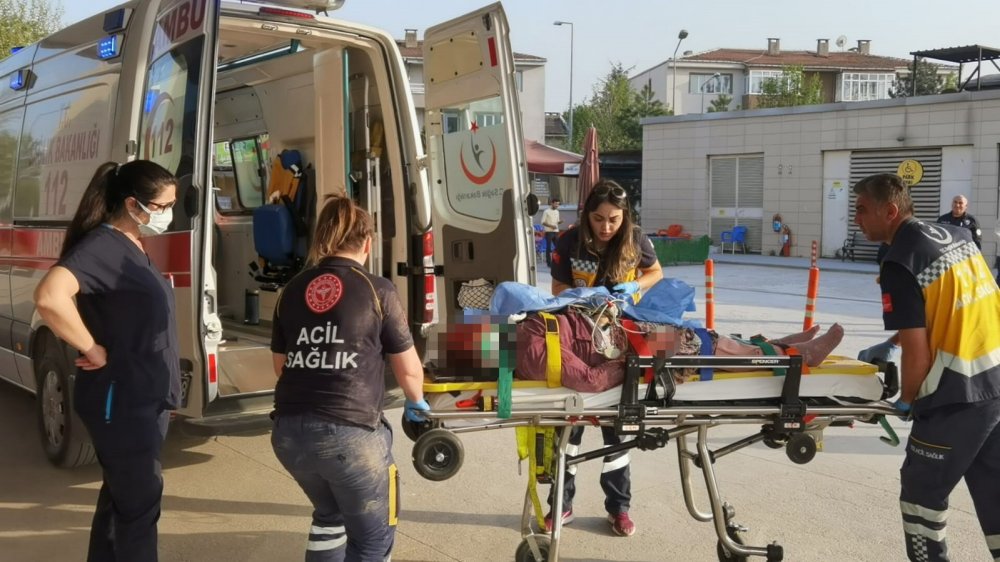 Çamaşır asarken asansör boşluğuna düşen kadın ölümden döndü