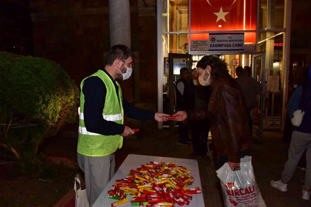 Kadir Gecesi camilerde dualarla karşılandı