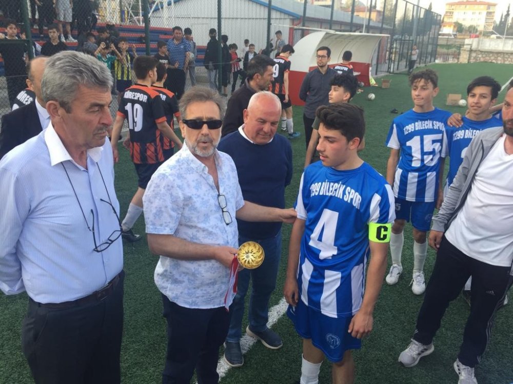 U16 Gençler Futbol Ligi’nin şampiyonu 1299 Bilecik Kulübü