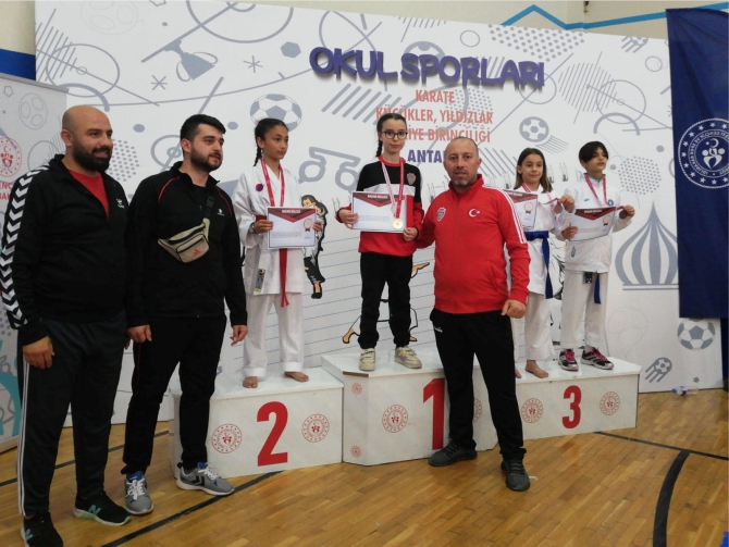 osmanelili-sporcu-turkiye-sampiypnu-oldu1.jpg