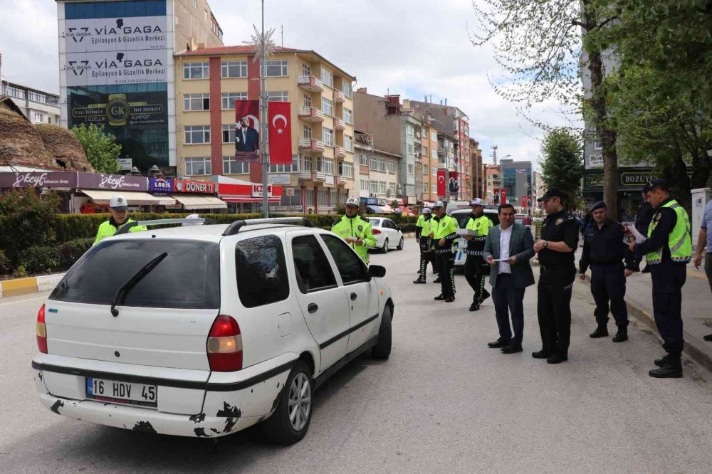 Bozüyük’te yayalara uygulamalı eğitim ve bilgilendirme