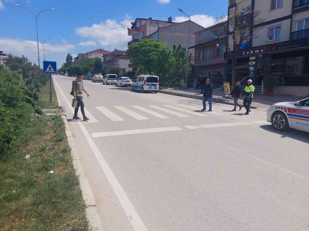 Osmaneli’de "Yayalar için 5 adımda güvenli trafik" uygulaması yapıldı