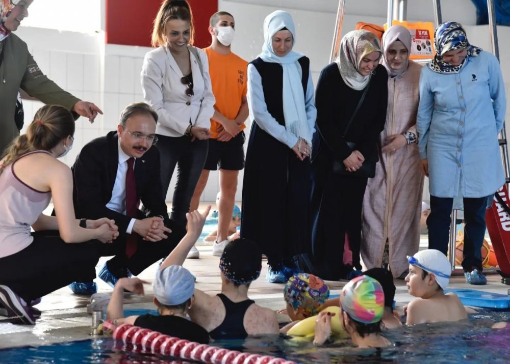 Özel gereksinimli sporcular hünerlerini sergiledi