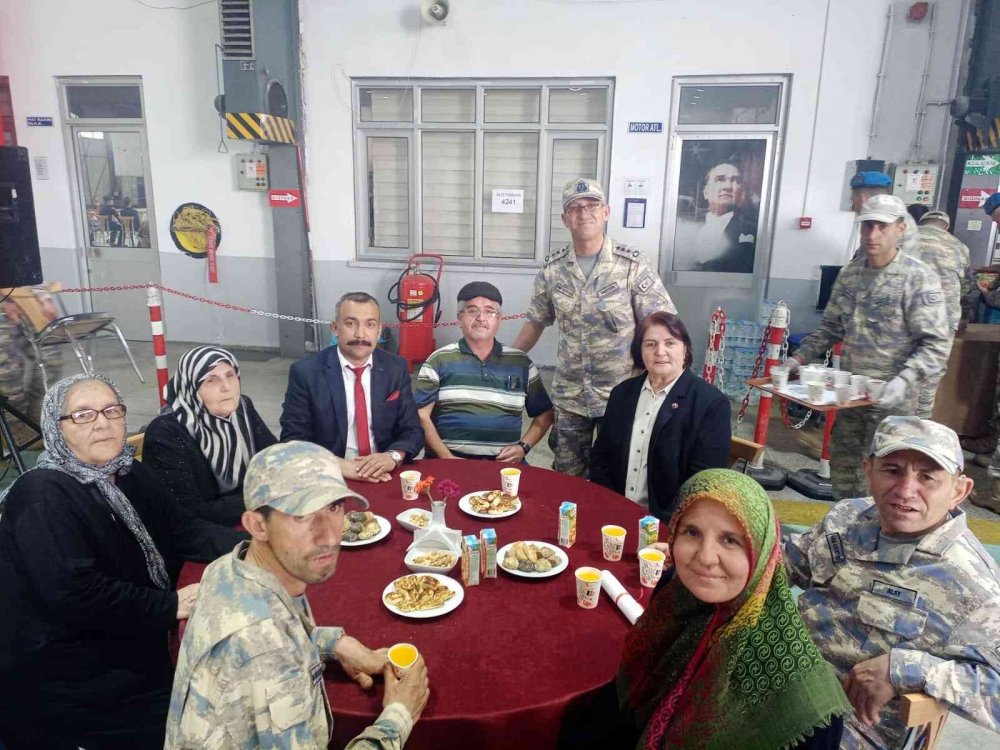 Engelli gençlerin bir günlük temsili askerlik heyecanı