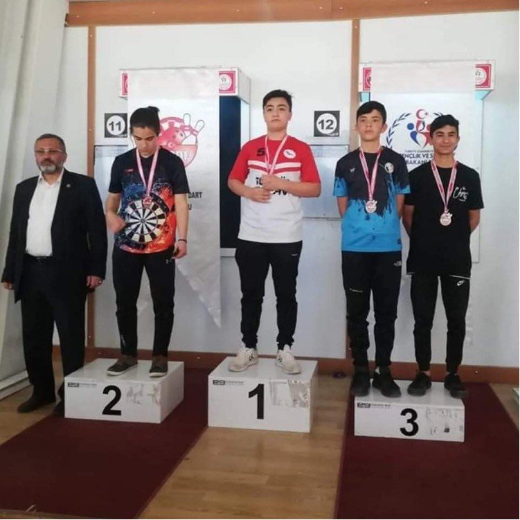 Milli sporcu Dart Şampiyonasından madalya ile döndü