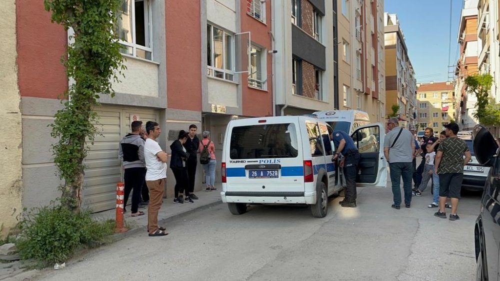 Cam silerken 3. kattan düşen kadın hayatını kaybetti