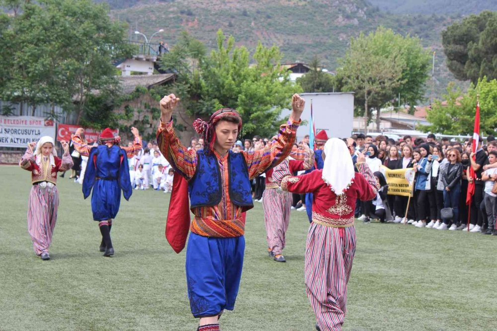 Osmaneli’de 19 Mayıs coşkuyla kutlandı