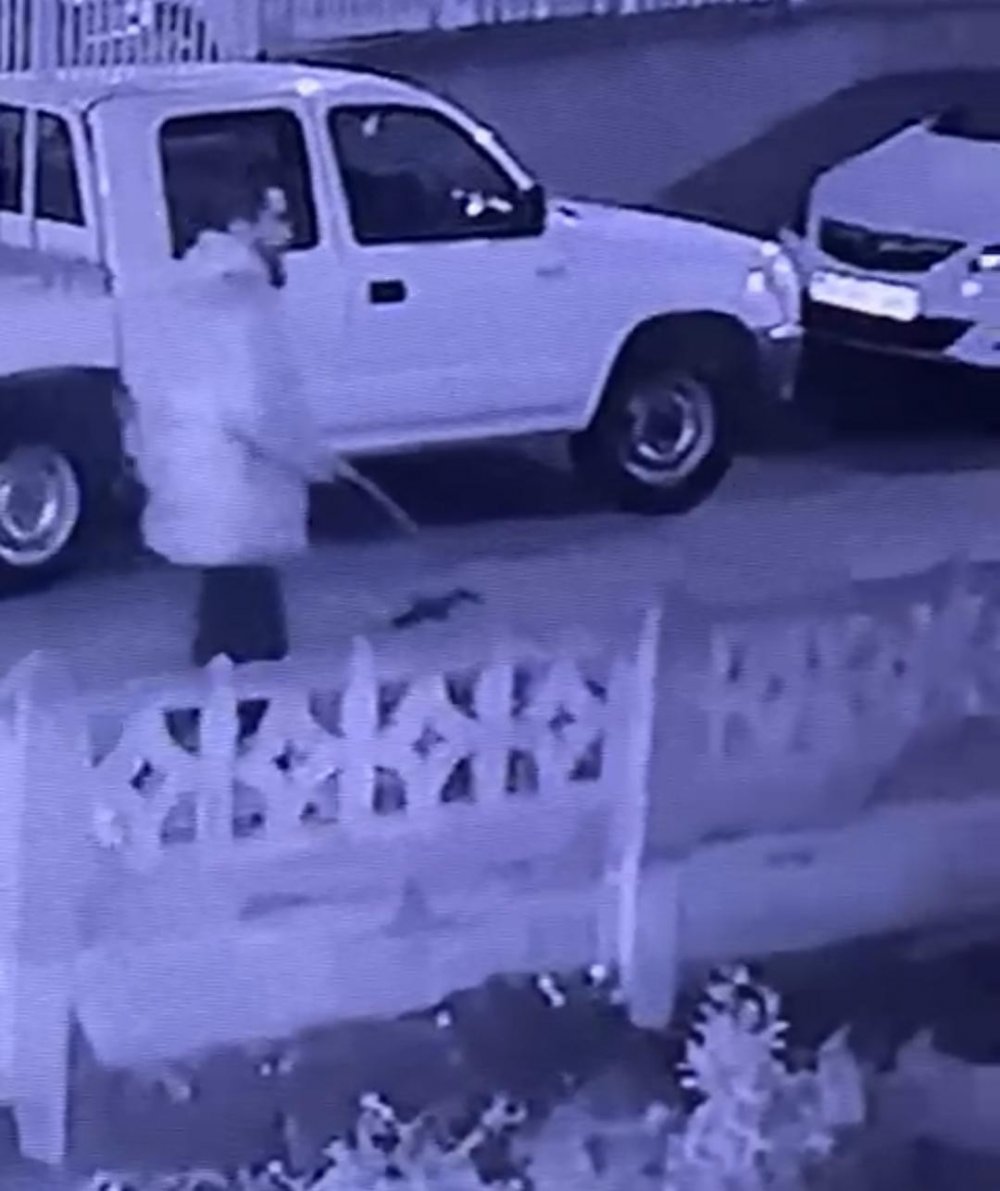 Hırsız bahçe kapısını çaldı