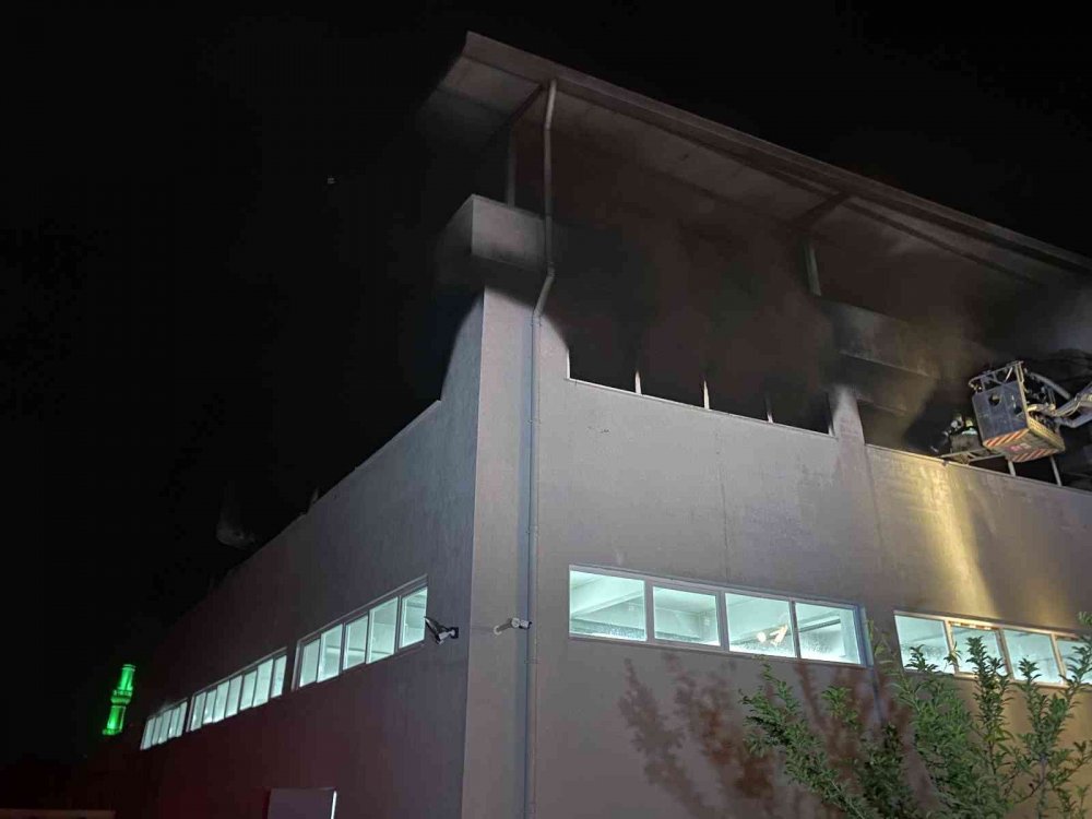 Korkutan fabrika yangını