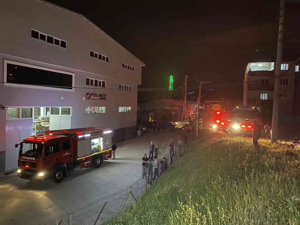 Korkutan fabrika yangını
