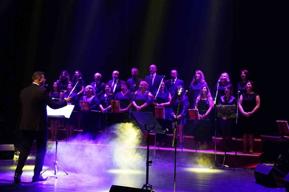 Bilecik’te Türk Sanat Müziği konserine yoğun ilgi
